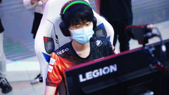 成为备受瞩 成为备受瞩